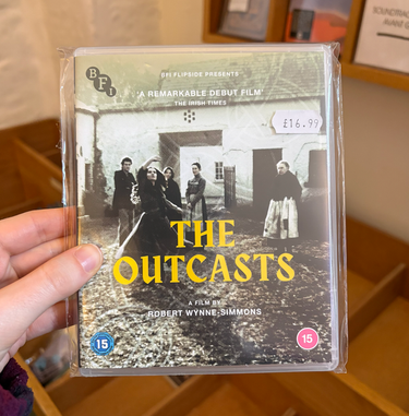 Robert Wynne-Simmons - The Outcasts